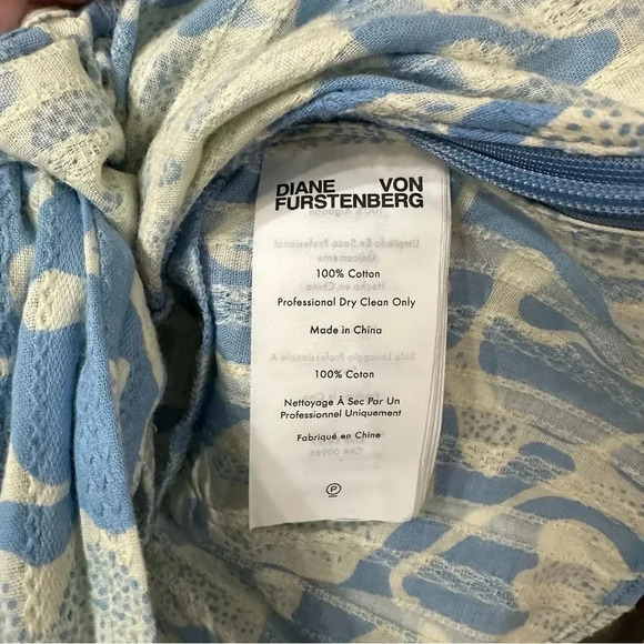 NWT Diane von Furstenberg Blue & White Pleated Printed Cotton Blouse Size 6 DVF - Picture 7 of 8